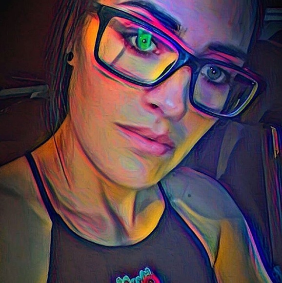 Meet your Posher, Alison - Picture 1 of 1